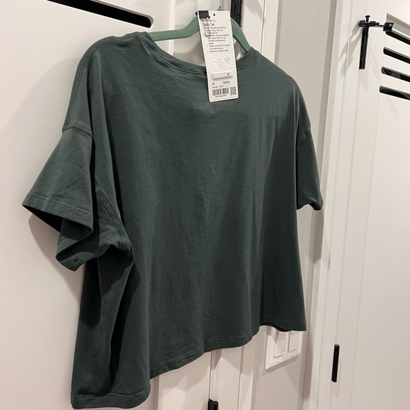 Lululemon NWT Cates Tee Dark Forest Size 10 - Picture 3 of 7